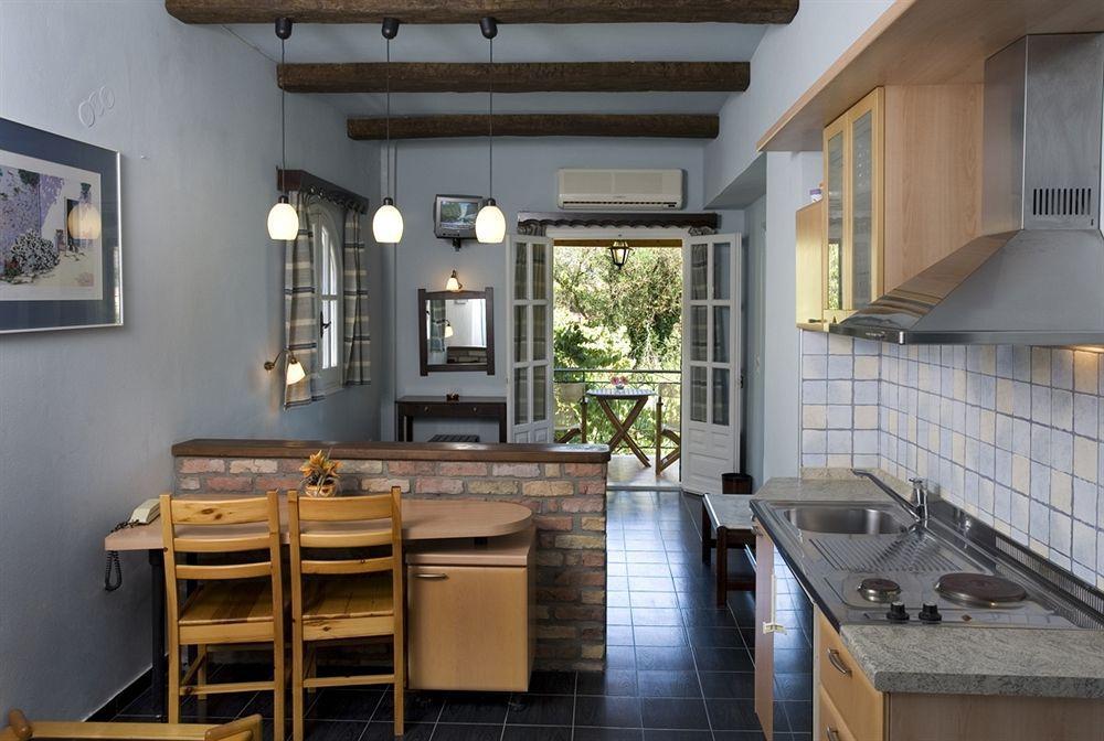 Yannis Servos Barbati Apartments Luaran gambar